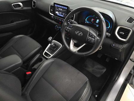 2024-Hyundai-Venue-10-TGDI-Fluid_7
