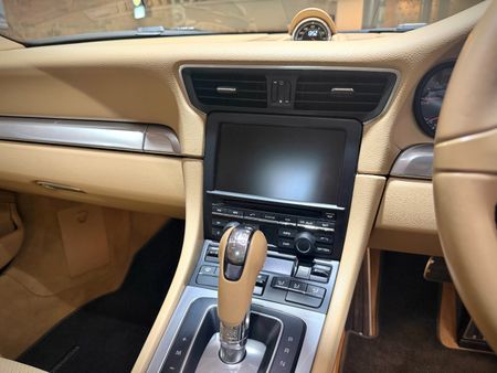 2013-Porsche-911-Carrera-Auto_17