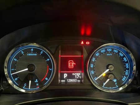 2016-Toyota-Corolla-18-High-Auto_10