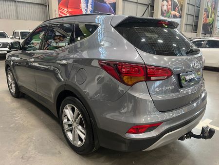 2017-Hyundai-Santa-Fe-R22-Elite-Auto_4