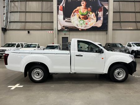 2026-Isuzu-D-Max-250C-Single-Cab_1