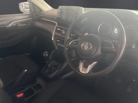 2025-Toyota-Urban-Cruiser-15-XS_10