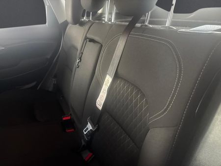 2025-Toyota-Urban-Cruiser-15-XS_12