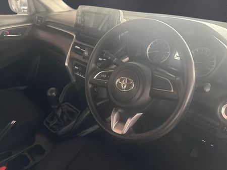 2025-Toyota-Urban-Cruiser-15-XS_8