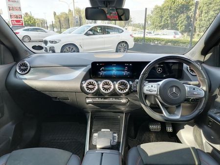 2021-Mercedes-Benz-GLA-200-AMG-LINE-AUTO_8
