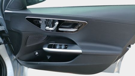 2022-Mercedes-Benz-C-Class-C-220d-Auto_12