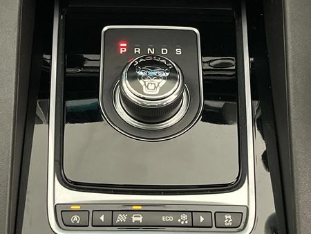 2018-Jaguar-F-Pace-30D-AWD-Pure_10