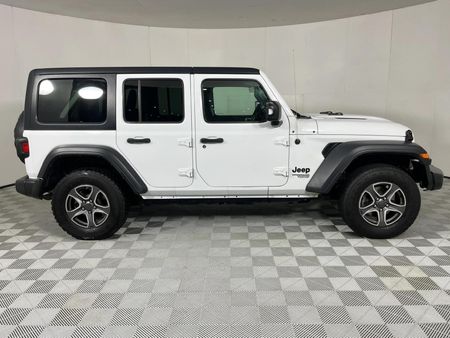2022-Jeep-Wrangler_14