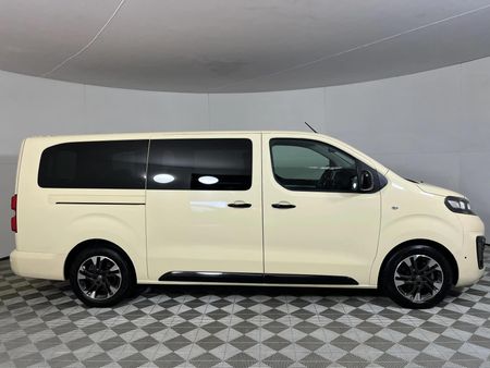 2022-Opel-Zafira-Life-Elegance-20-TD-Auto_16