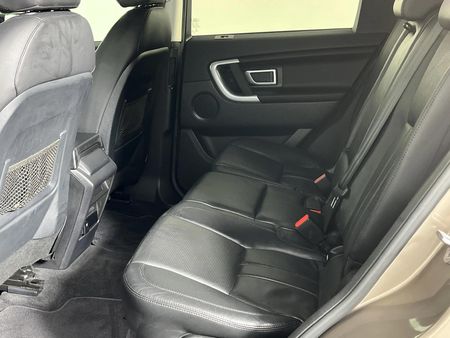 2017-Land-Rover-Discovery-Sport-20-Si4-SE_3
