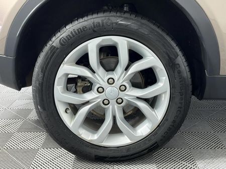 2017-Land-Rover-Discovery-Sport-20-Si4-SE_7