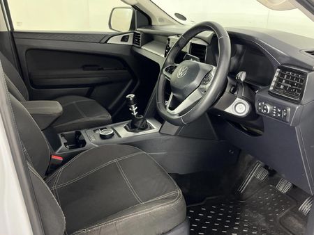 2024-Volkswagen-Amarok-20-TDI-125kW-4Motion-Life-Double-Cab_9