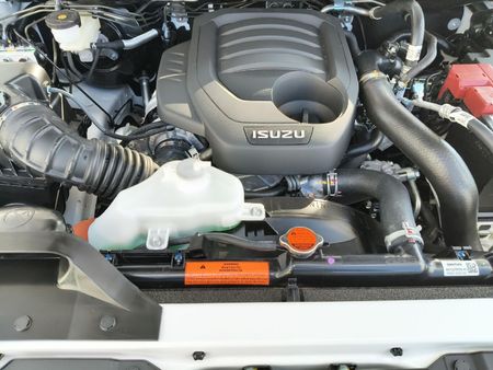2026-Isuzu-D-Max-19-DDI-L-4x4-Double-Cab_8