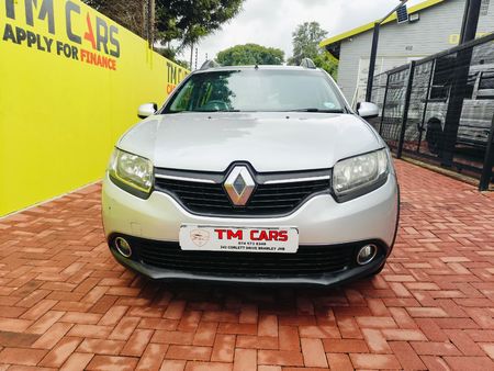 2016-Renault-Sandero-900T-Stepway_1