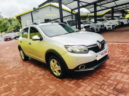 2016-Renault-Sandero-900T-Stepway_2