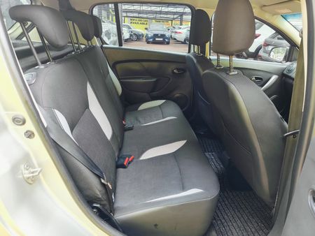 2016-Renault-Sandero-900T-Stepway_5