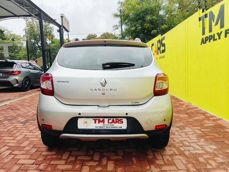 2016-Renault-Sandero-900T-Stepway_8