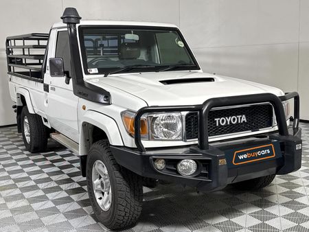 2022-Toyota-Land-Cruiser-79-45-D-70th-Edition-Single-Cab_12