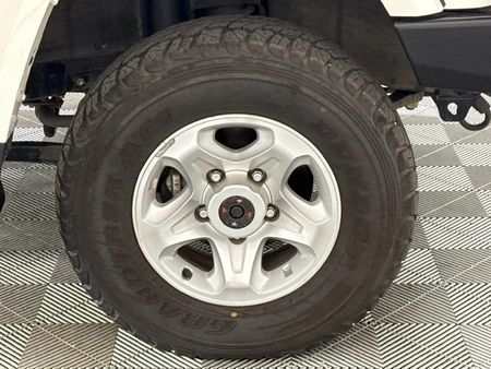 2022-Toyota-Land-Cruiser-79-45-D-70th-Edition-Single-Cab_3