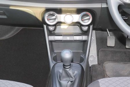 2026-Kia-Picanto-10-LS_10