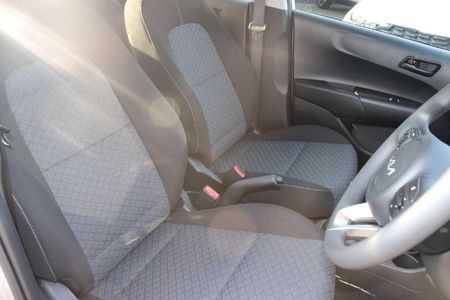 2026-Kia-Picanto-10-LS_11