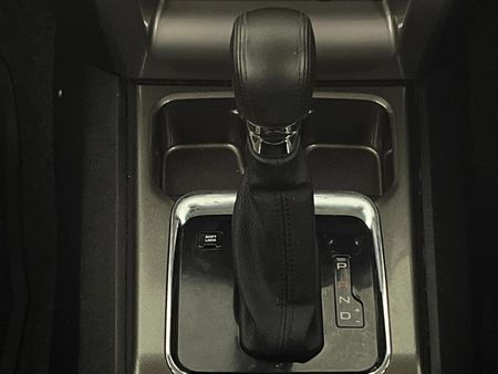 2023-Mahindra-Pik-Up-22-mHawk-S11-Dawn-4x4-Auto-Double-Cab_10