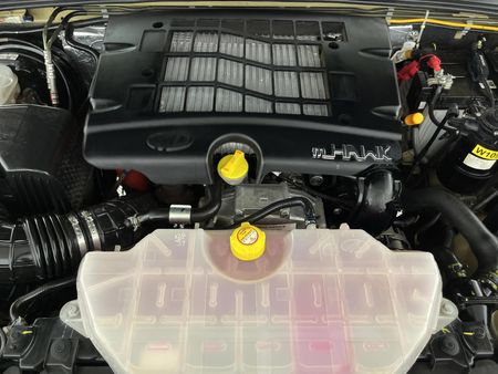 2023-Mahindra-Pik-Up-22-mHawk-S11-Dawn-4x4-Auto-Double-Cab_12