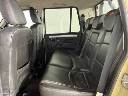 2023-Mahindra-Pik-Up-22-mHawk-S11-Dawn-4x4-Auto-Double-Cab_3