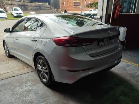 2017-Hyundai-Elantra-16-Executive-Auto_9