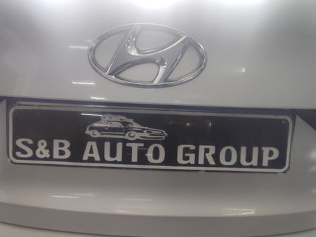 2017-Hyundai-Elantra-16-Executive-Auto_12