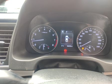 2017-Hyundai-Elantra-16-Executive-Auto_14