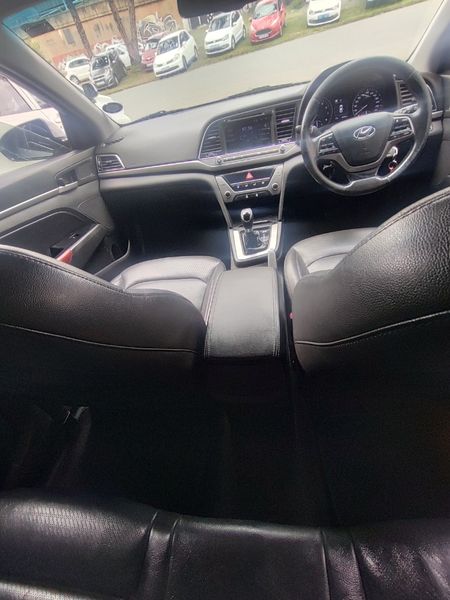 2017-Hyundai-Elantra-16-Executive-Auto_20