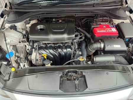 2017-Hyundai-Elantra-16-Executive-Auto_27