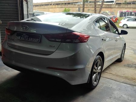 2017-Hyundai-Elantra-16-Executive-Auto_6