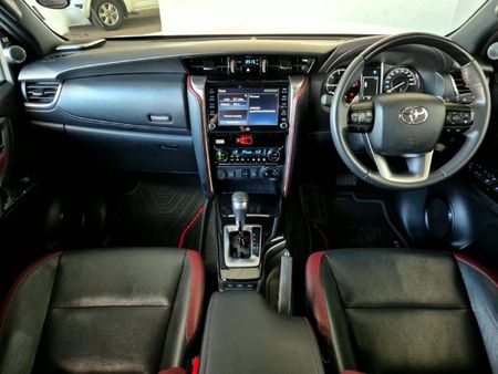 2024-Toyota-Fortuner-28-GD-6-4x4-VX-Auto_14