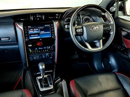 2024-Toyota-Fortuner-28-GD-6-4x4-VX-Auto_17