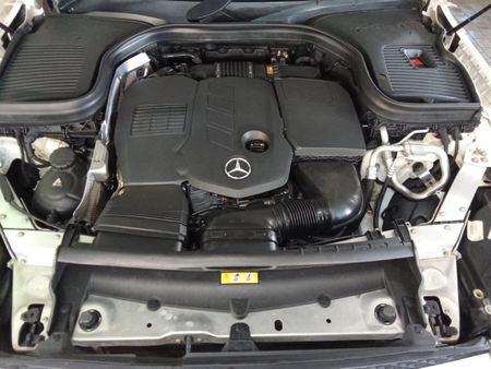 2019-Mercedes-Benz-GLC-300d-4Matic_9