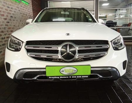 2019-Mercedes-Benz-GLC-300d-4Matic_8