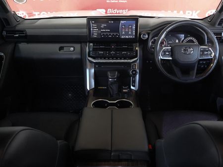 2024-Toyota-Land-Cruiser-300-V6-33-D-ZX_13
