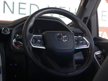 2024-Toyota-Land-Cruiser-300-V6-33-D-ZX_15