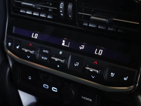 2024-Toyota-Land-Cruiser-300-V6-33-D-ZX_16