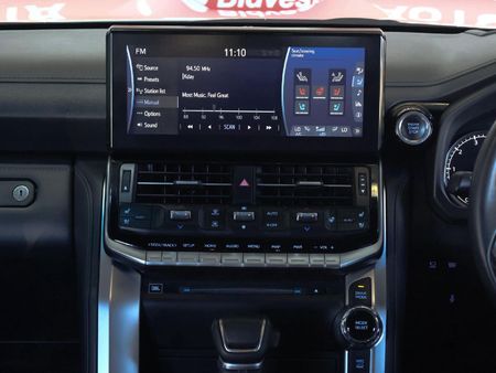 2024-Toyota-Land-Cruiser-300-V6-33-D-ZX_19