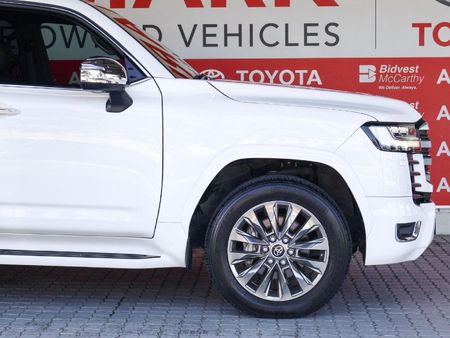 2024-Toyota-Land-Cruiser-300-V6-33-D-ZX_8