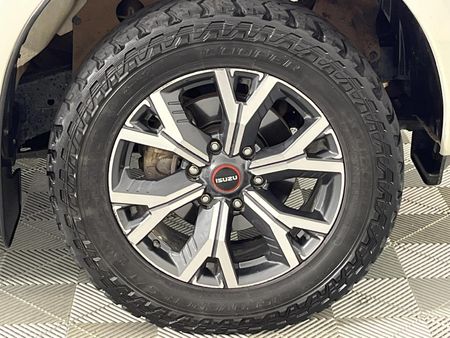 2023-Isuzu-D-Max-30-DDI-LSE-NR-4x4-Auto-Double-Cab_3
