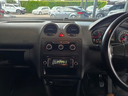 2012-Volkswagen-Caddy-20-TDI-81kW-Panel-Van_9