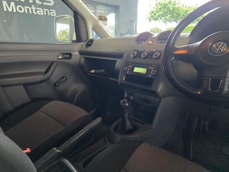 2012-Volkswagen-Caddy-20-TDI-81kW-Panel-Van_10