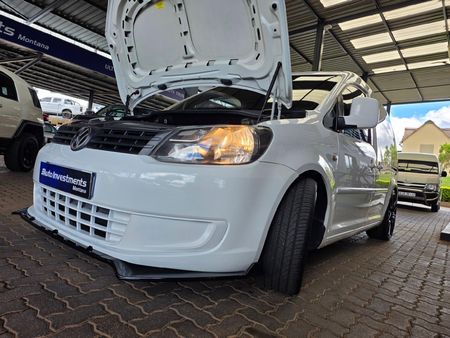 2012-Volkswagen-Caddy-20-TDI-81kW-Panel-Van_12