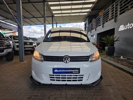 2012-Volkswagen-Caddy-20-TDI-81kW-Panel-Van_1