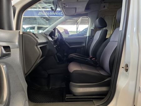 2012-Volkswagen-Caddy-20-TDI-81kW-Panel-Van_6