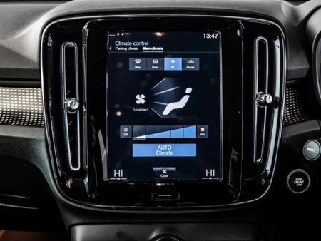 2022-Volvo-XC40-T5-R-Design-AWD_12